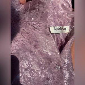 Vintage top design. First picture shows most accurate color